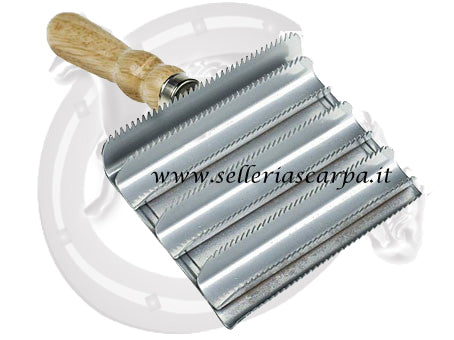 STRIGLIA CLASSICA CON MANICO