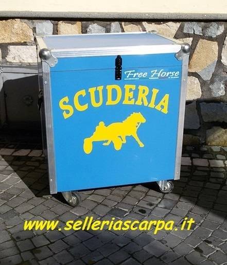 BAULE MEDIO TROTTO IN LEGNO FREE HORSE
