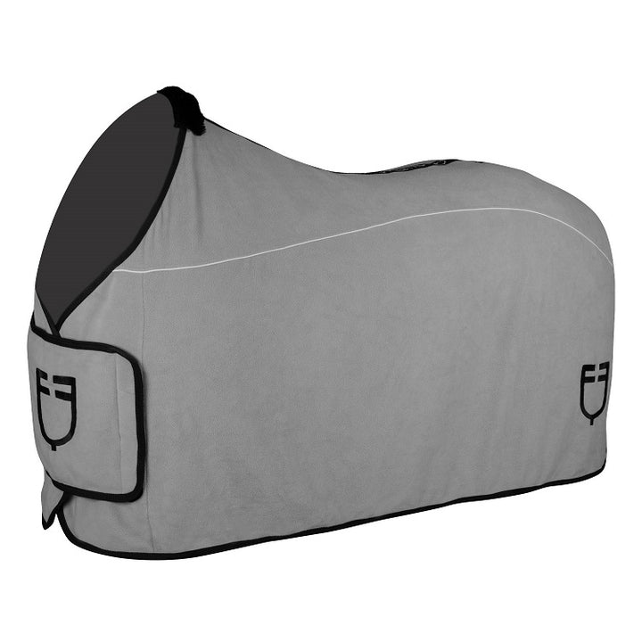 COPERTA IN PILE CON CHIUSURA FRONTALE CON FLAP GRIGIA